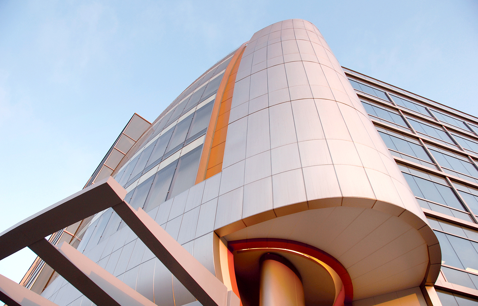 Inset-Facades-Sharp-Hospital Sharp Hospital exterior facade, Rigidized Metals Architectural Solutions